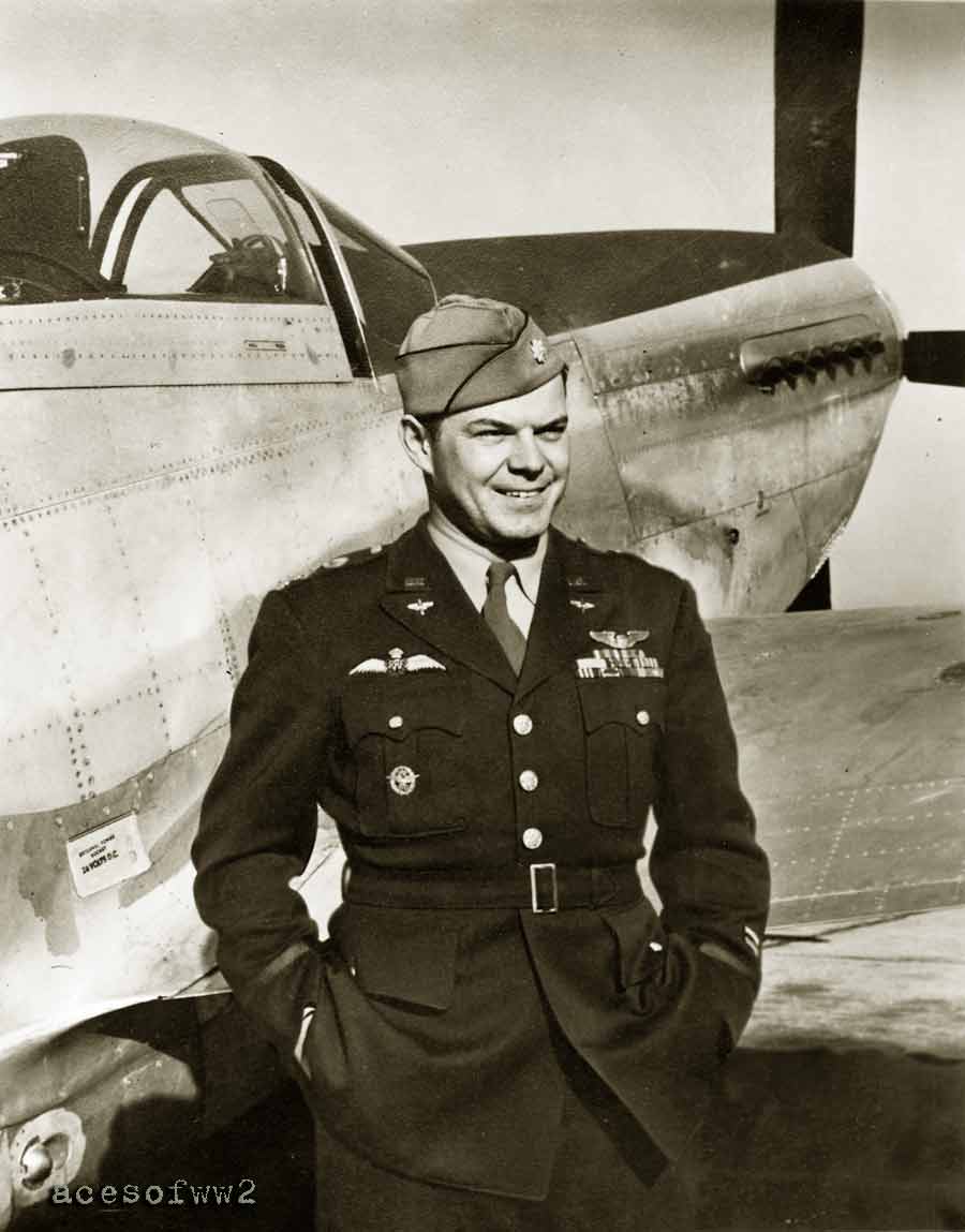 Dunn in front of a P-51 Mustang