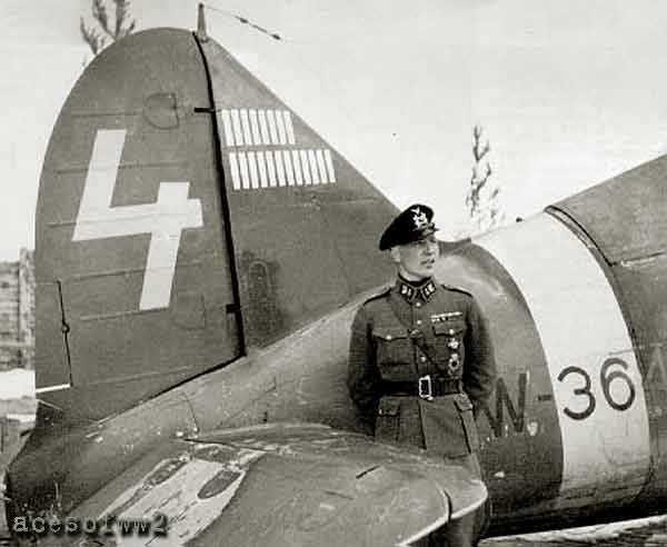 Juutilainen sportin his new Mannerheim Cross- April 26th 1942